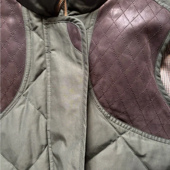Eddie Bauer Skyliner Down Vest Green Quilted with Leather trim Women's - Picture 3 of 9